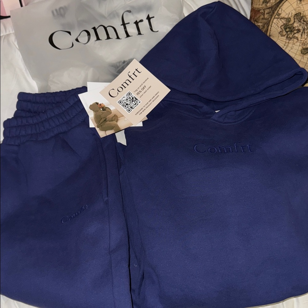 COMFRT BRAND SIGNATURE COLLECTION in dark Navy Hoodie and Joggers Set Brand New.